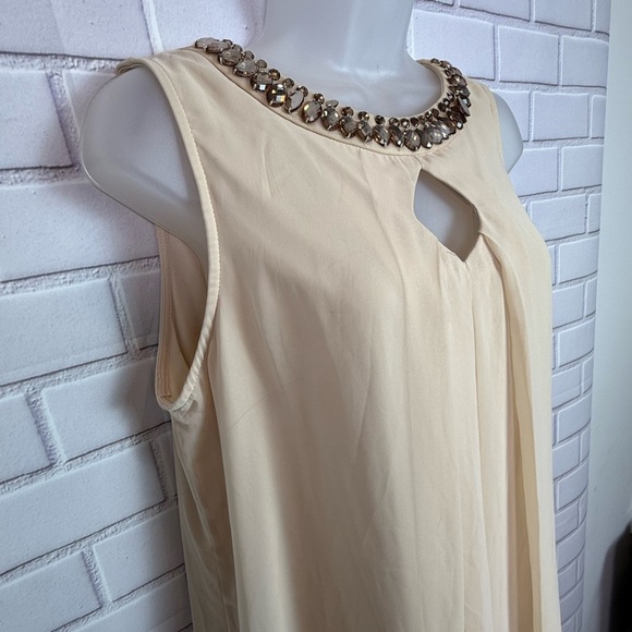 CB Elegant Cream Sleeveless midi Dress/size 10 - Picture 5 of 10